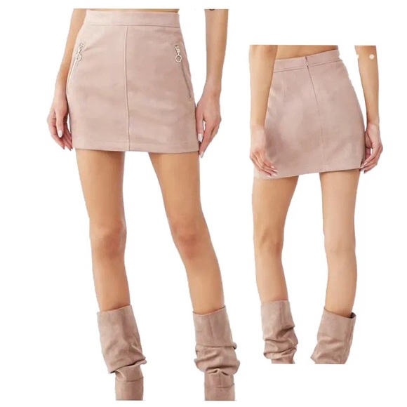 Forever 21 Dresses & Skirts - Faux Suede NWT Forever Mini Skirt & zip pockets